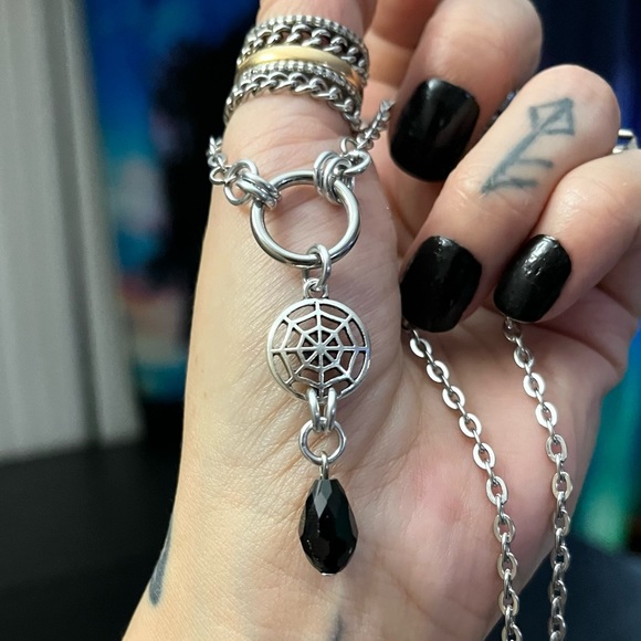 π΄ stainless steel chain silver plated spider web charm with dangly black stone - Picture 6 of 9